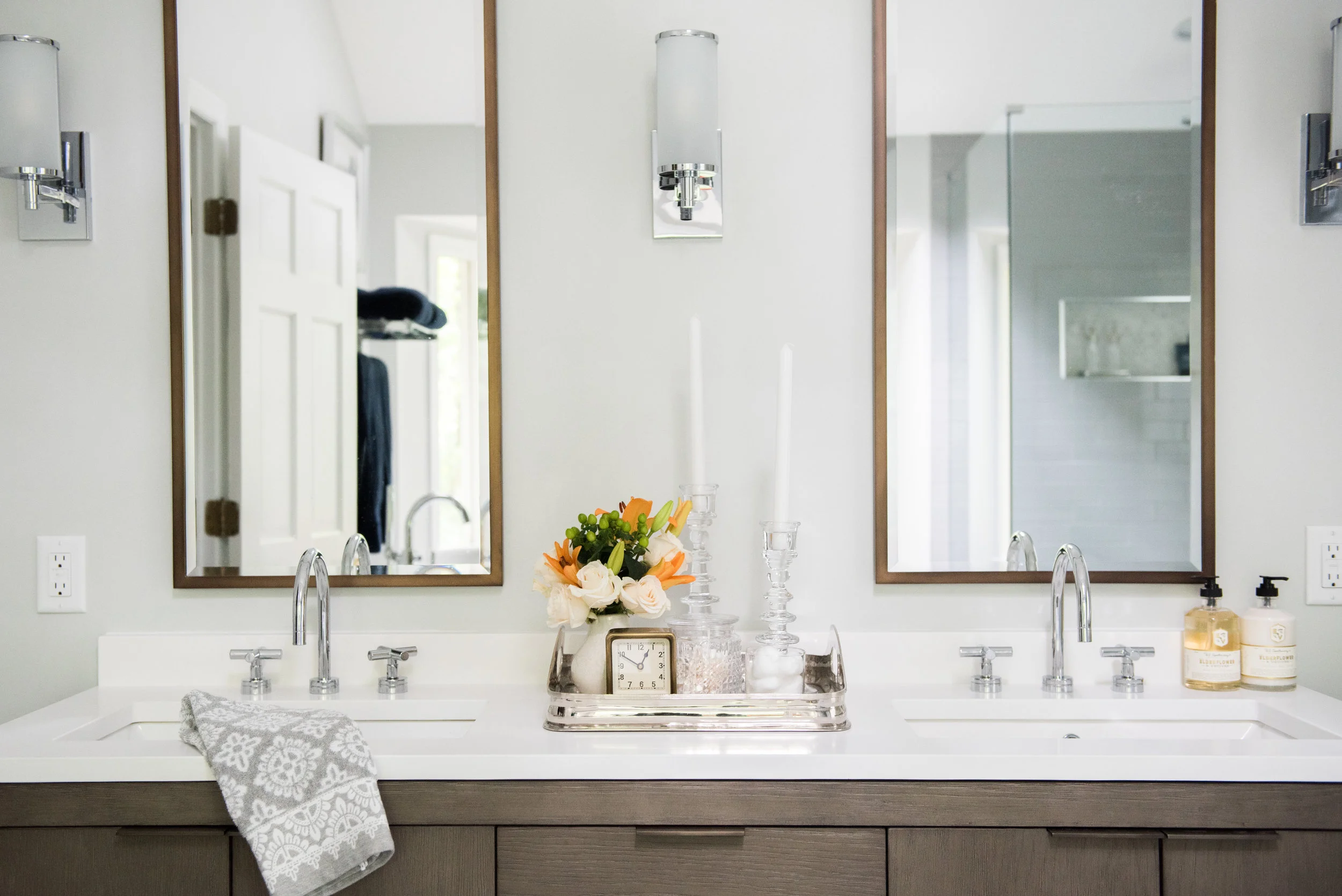BYE BYE 80's! Hello Modern Cozy! A Bathroom Makeover you Won't